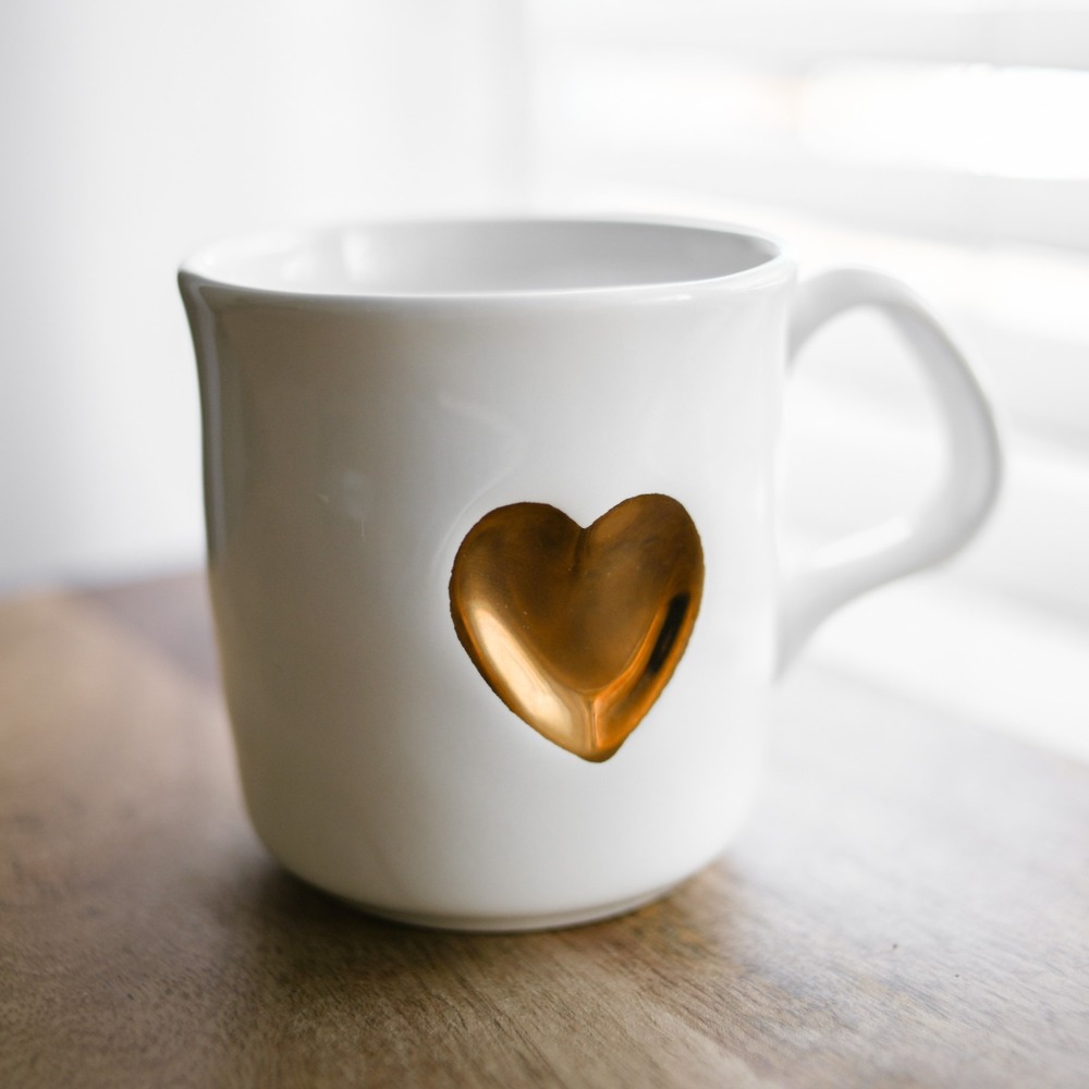 Williams Sonoma Gold Heart Mug St Jude Charity‎ White Ceramic Gift Chic
